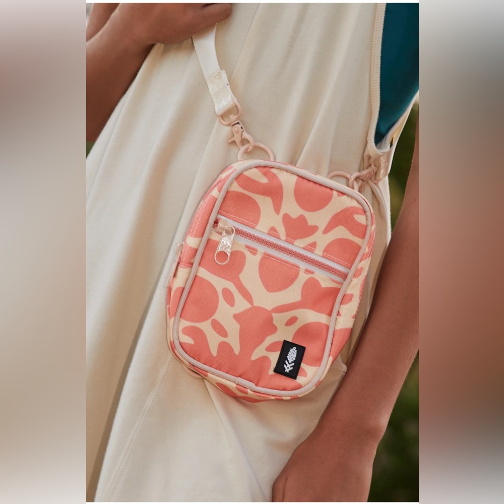 NWT Free People X Thread Crossbody Bag (Soldout Online) - Picture 3 of 7